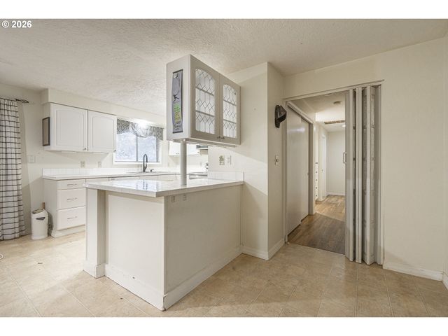 4744 NINA Ave Se, Salem, OR 97302