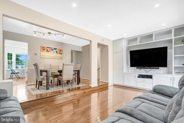 4900 MCFARLAND DR, Fairfax, VA 22032