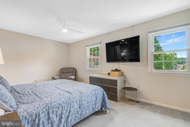 4900 MCFARLAND DR, Fairfax, VA 22032
