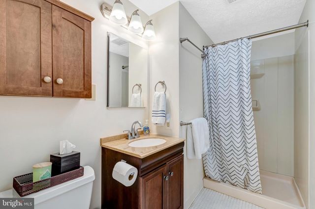 4900 MCFARLAND DR, Fairfax, VA 22032