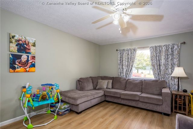 127 134TH Street, Chesapeake, WV 25315