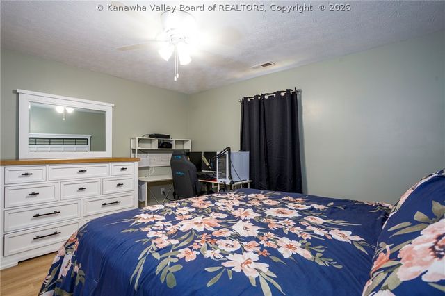 127 134TH Street, Chesapeake, WV 25315