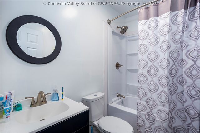 127 134TH Street, Chesapeake, WV 25315
