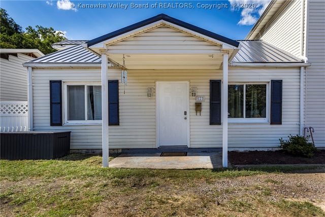 127 134TH Street, Chesapeake, WV 25315