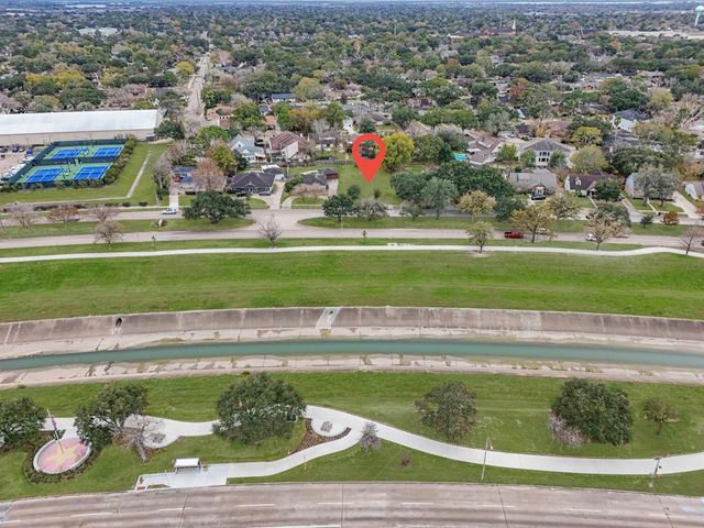5715 S Braeswood Boulevard, Houston, TX 77096