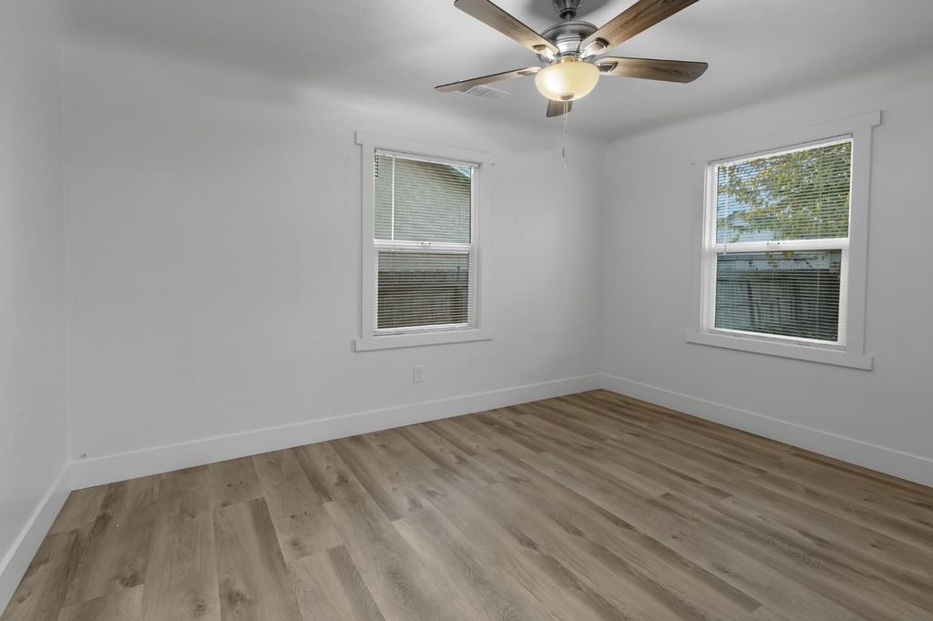 Image 11 of property listing at 212 Sonoma Avenue, Chowchilla, CA 93610