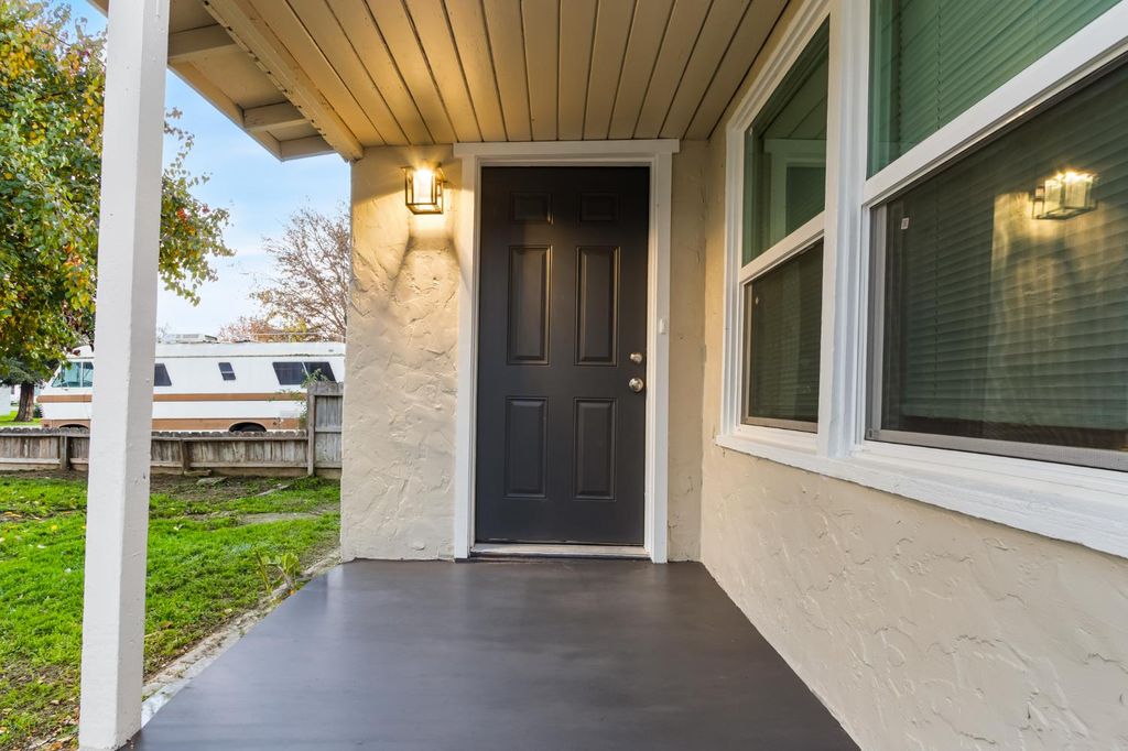 Image 15 of property listing at 212 Sonoma Avenue, Chowchilla, CA 93610