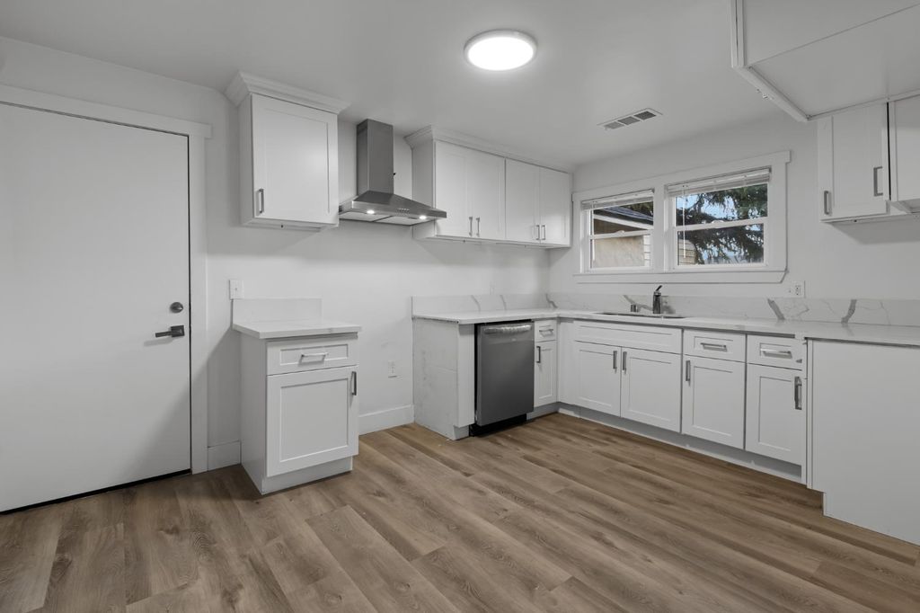 Image 5 of property listing at 212 Sonoma Avenue, Chowchilla, CA 93610