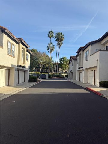 28 Via Alivio, Rancho Santa Margarita, CA 92688