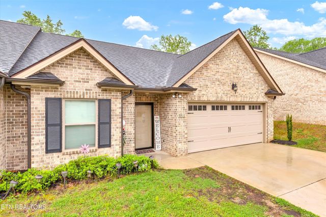 5911 Knox Hill Way, Knoxville, TN 37912