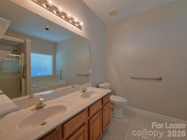 4730 Willow Glen Road, Harrisburg, NC 28075