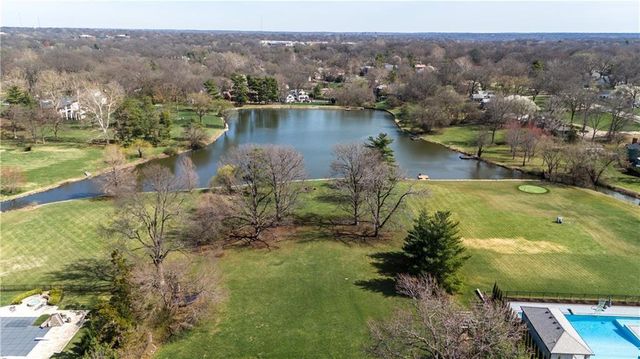 8801 Mission Road, Leawood, KS 66206