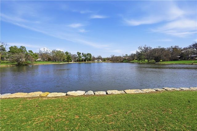 8801 Mission Road, Leawood, KS 66206