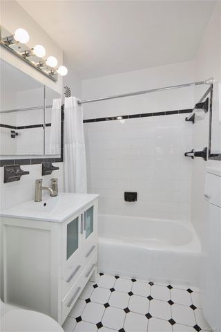 5900 Arlington Avenue 4B, Bronx, NY 10471