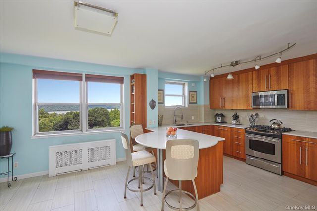 5900 Arlington Avenue 4B, Bronx, NY 10471