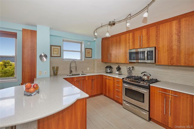 5900 Arlington Avenue 4B, Bronx, NY 10471