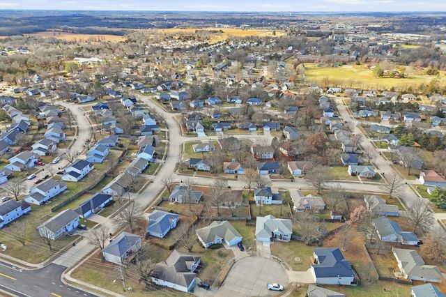 3517 HIALEAH DR, Columbia, MO 65201