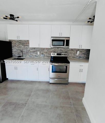 308 NW 2nd Ave S, Deerfield Beach, FL 33441