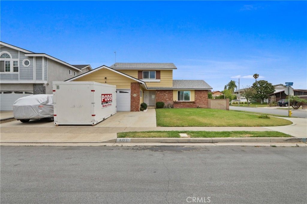 Image 3 of property listing at 10712 Pamela Street, Cypress, CA 90630