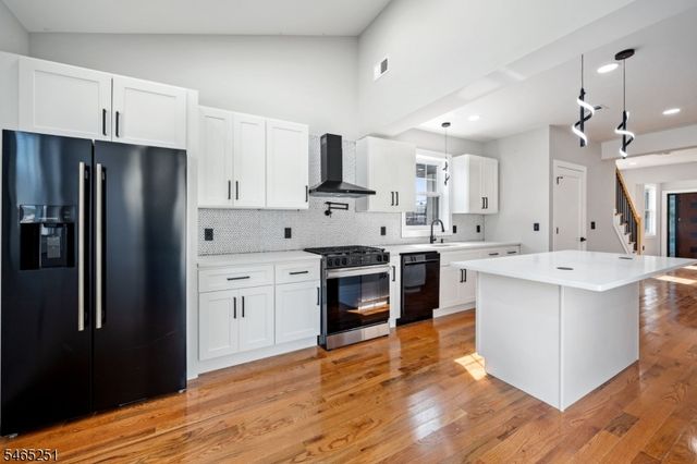 1123 Thompson Ave, Roselle Boro, NJ 07203
