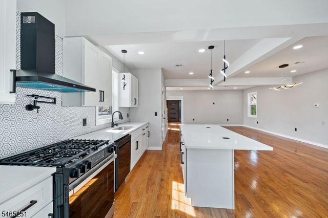 1123 Thompson Ave, Roselle Boro, NJ 07203