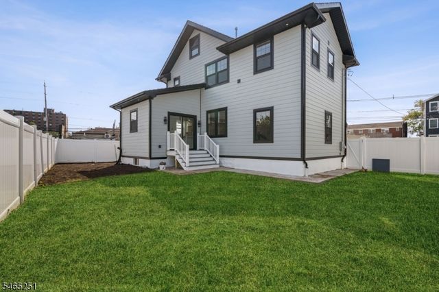 1123 Thompson Ave, Roselle Boro, NJ 07203