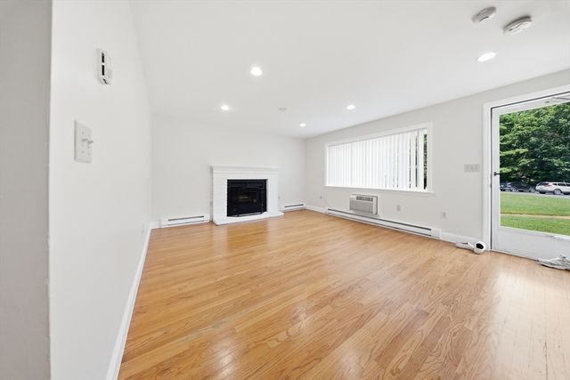 10 Erick Rd 32, Mansfield, MA 02048