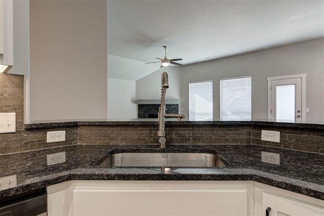 2820 Summit Crossing Parkway, Norman, OK 73071