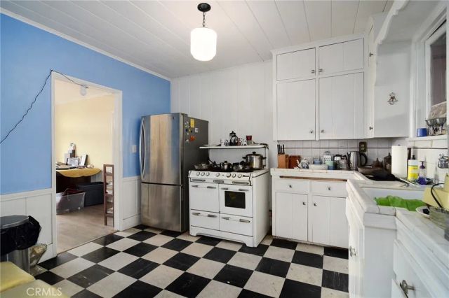 3036 Surry Street, Los Angeles, CA 90027