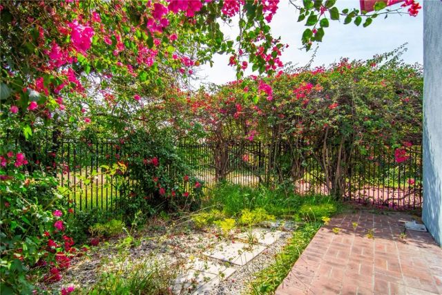 3036 Surry Street, Los Angeles, CA 90027