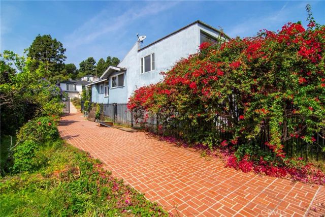 3036 Surry Street, Los Angeles, CA 90027