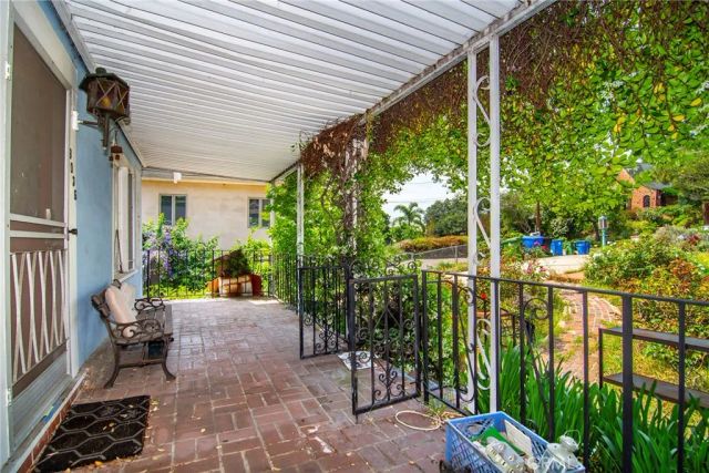 3036 Surry Street, Los Angeles, CA 90027