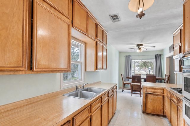908 Northwood Street, Houston, TX 77009