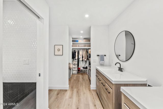 7113 E MCDONALD Drive, Paradise Valley, AZ 85253