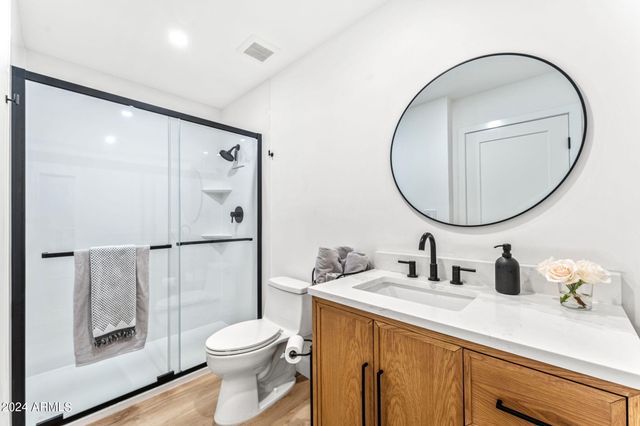 7113 E MCDONALD Drive, Paradise Valley, AZ 85253