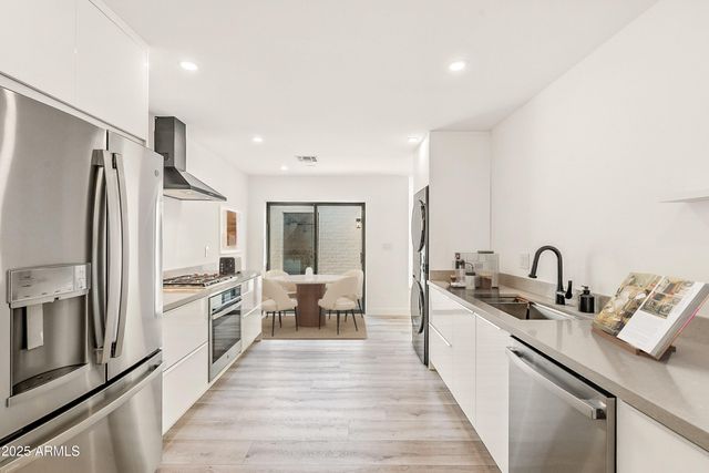 7113 E MCDONALD Drive, Paradise Valley, AZ 85253