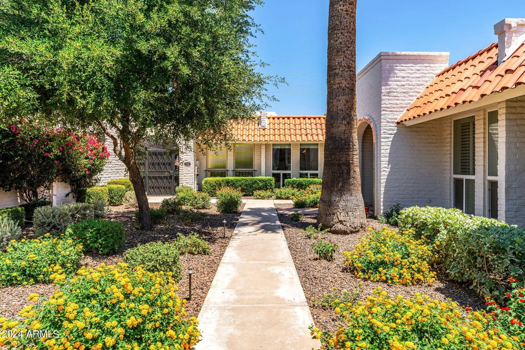 7113 E MCDONALD Drive, Paradise Valley, AZ 85253 — photo 2