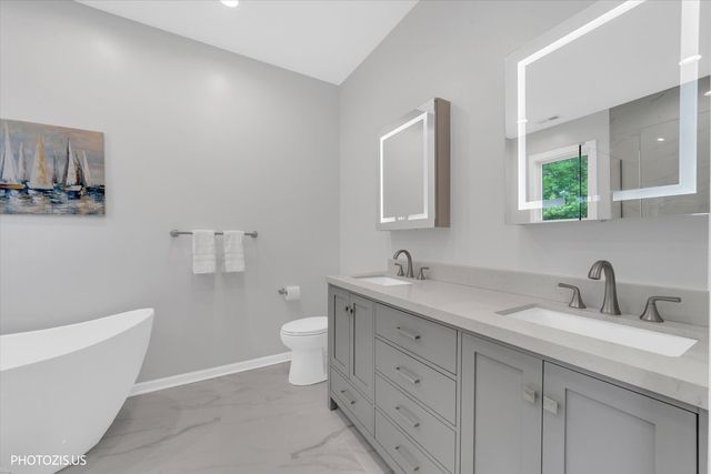 2919 N SOUTHPORT Avenue 4, Chicago, IL 60657