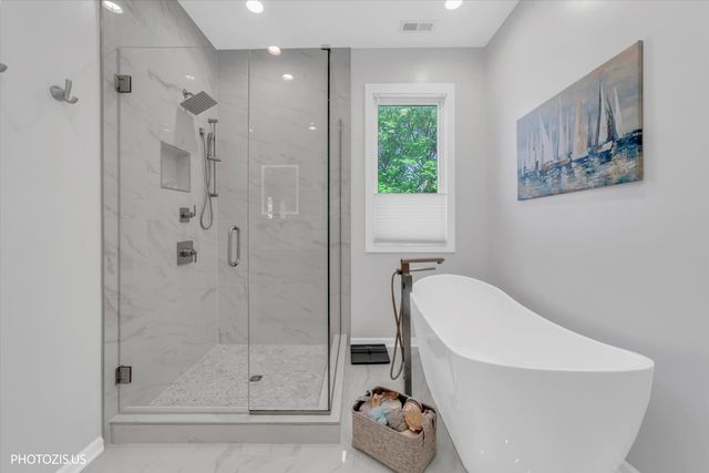 2919 N SOUTHPORT Avenue 4, Chicago, IL 60657