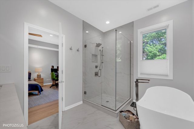 2919 N SOUTHPORT Avenue 4, Chicago, IL 60657