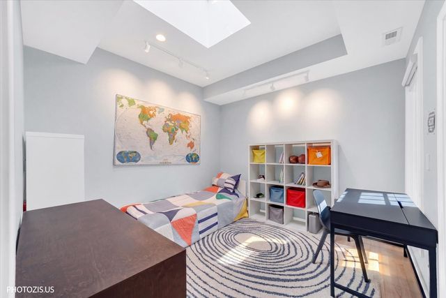 2919 N SOUTHPORT Avenue 4, Chicago, IL 60657