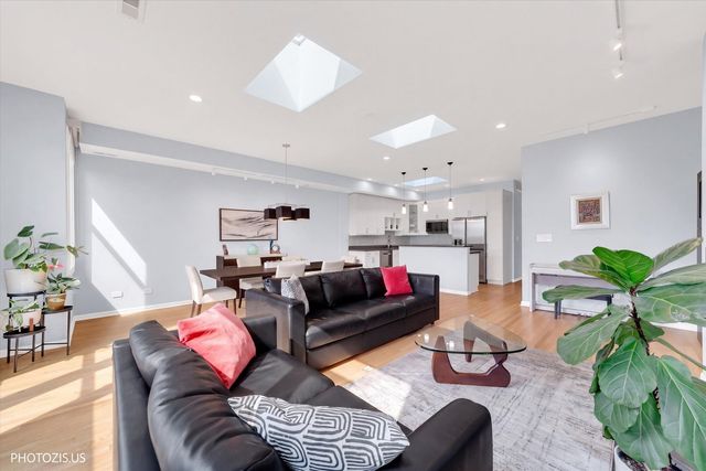 2919 N SOUTHPORT Avenue 4, Chicago, IL 60657