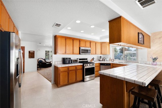 9554 Sunrise Court, Phelan, CA 92371