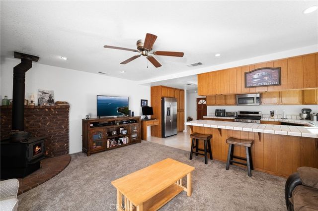 9554 Sunrise Court, Phelan, CA 92371