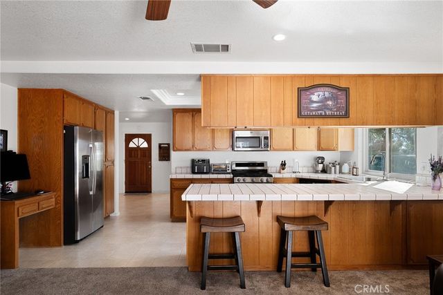 9554 Sunrise Court, Phelan, CA 92371