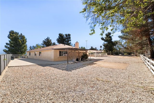 9554 Sunrise Court, Phelan, CA 92371