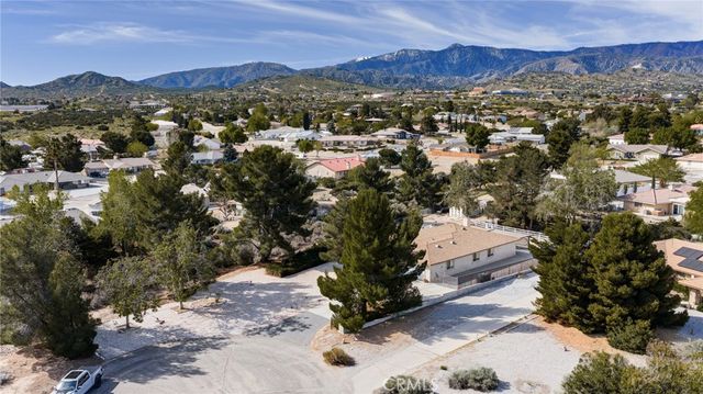 9554 Sunrise Court, Phelan, CA 92371