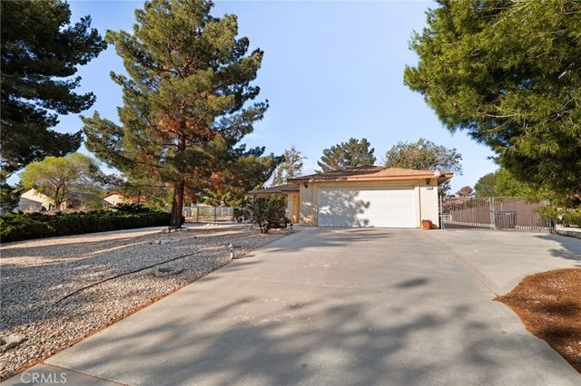9554 Sunrise Court, Phelan, CA 92371