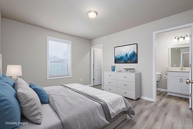 18754 14 mile road 22, Roseville, MI 48066