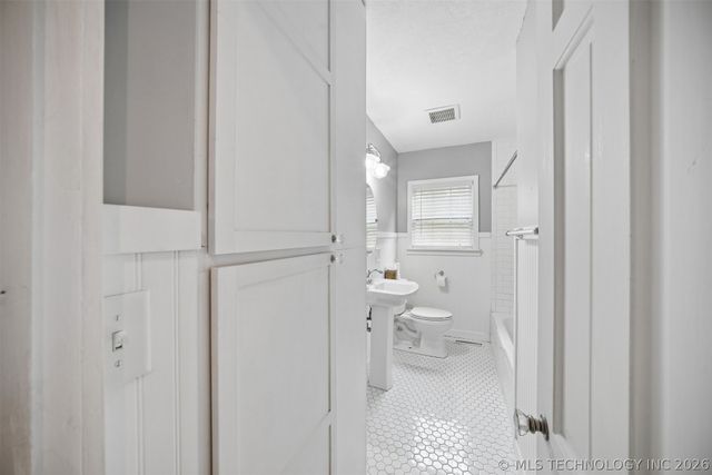1307 S Quebec Avenue, Tulsa, OK 74112